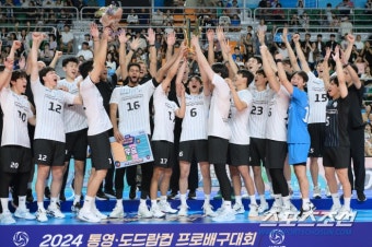 첫 대회에서 역전 우승. 현대캐피탈 부활 이끈 블랑 감독 