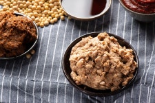 [싸리재] 국산 우리 콩 냄새 없는 안나는 [ 백련농장 청국장 300g ] 옛날 착한 저염 생청국장 - 인공화학첨가물 0% 우리 농산물로 만듭니다... 