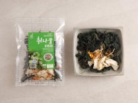 [싸리재] 싸리재 [ 취나물 비빔밥 재료 30g ] 간편하고 맛있는 나물 비빔밥 - 인공화학첨가물 0% 우리 농산물로 만듭니다 | 싸리재 - 예스24