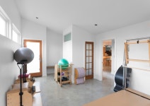 Fitnessraum im Dachstudio - Modern - Home Gym - Other - by KitzlingerHaus