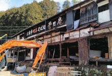 大坂夏の陣の頃に建築…下呂の郷土料理店「菅田庵」解体進む　市民ら惜しむ声：中日新聞Web