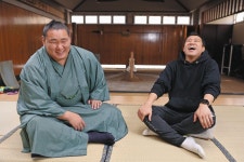 綱とりチャンスの豊昇龍、ドラマ『ドクターＸ』大好き「自分も言ってみたい」セリフ『おれ、負けませんので』【はなわの相撲ヲタク対談】... 