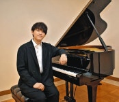 ２０歳、飛躍への前奏曲　ピアニスト亀井聖矢「楽譜に押し込められたもの解き放つ」　：中日新聞Web
