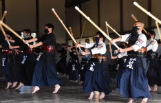 First Kendo Practice at National Historic Site：中日新聞Web