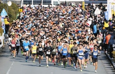 冬の伊勢路を6551人が駆け抜けた　三重お伊勢さんマラソン2日目、ランニングの部：中日新聞Web