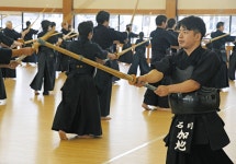 目標 狙い定め稽古始め　金沢で県剣道連盟：北陸中日新聞Web