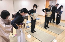 【エムＣｈｕ】お正月に「二重太鼓」を　別宗流の帯結び講座開講：北陸中日新聞Web