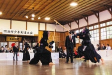 少年剣士たち「聖地」で熱戦　明治村「無声堂」に全国から19チーム：中日新聞Web
