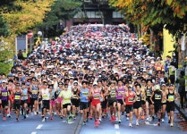 １万3290人 沿道から力　応援解禁 金沢マラソン：北陸中日新聞Web