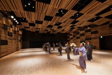 kengo kuma: nagaoka city hall aore