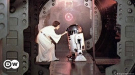 R2-D2 Star Wars droid fetches $2.78 million – DW – 06/29/2017