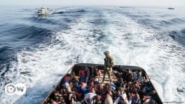Over 30 migrants dead off Libya, but 600 saved – DW – 11/25/2017