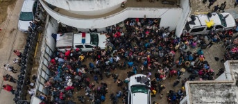 Mexico: 600 migrants rescued from 2 trailers – DW – 11/21/2021