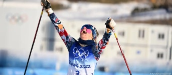 Therase Johaug wins first gold of Beijing 2022 – DW – 02/05/2022