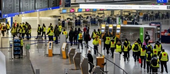 Frankfurt Airport cancels flights as security staff strike – DW – 03/15/2022