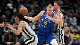 Jokic posts 32 points, 16 boards; Nuggets top Spurs 102-96 | Fox News Jokic posts 32 points, 16 boards; Nuggets top Spurs 102-96