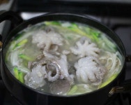 시원한 국물맛이 좋은 주꾸미 칼국수!!!