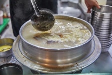 무교동 골목길의 북어국집
