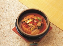 덜 익은 김치찌개에 ‘이것’만 넣어주면 묵은지 김치찌개 뚝딱!