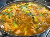 냉이향 가득한 곱창전골… 봄날의 깊은 맛에 빠지다 [김동기 셰프의 한그릇]