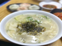 한 그릇의 위로…인생 칼국수