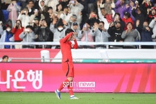 손흥민과 축구 현장 | [포토S] 손흥민, 멀티골 넣고 찰칵! : 뉴스줌 손흥민과 축구 현장 | [포토S] 손흥민, `멀티골 넣고 찰칵!`