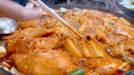 먹방 BJ 다녀간 덕분?… ‘옛날 할머니 분식’을 찾는 이유[쩝쩝박사] : ZUM 뉴스
