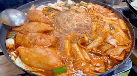 먹방 BJ 다녀간 덕분?… ‘옛날 할머니 분식’을 찾는 이유[쩝쩝박사] : ZUM 뉴스