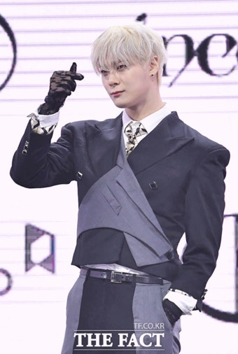 [이슈] 故 문빈을 떠나보내며…팬과 기자가 말하는 '밝은 웃음' : ZUM 뉴스 [이슈] 故 문빈을 떠나보내며…팬과 기자가 말하는 `밝은 웃음`