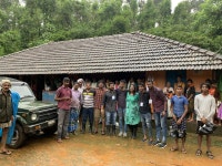 kerala flood relief: Sayanora and Kai Korthu Kannur team meet Wayanad flood survivors | Events Movie News - Times of India... 