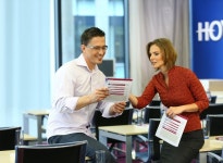 한국호야렌즈 기업정보 - 채용 0건, 평균연봉 5,568만원, 인원 88명, 업력 31년, 서울 서초구 | 원티드