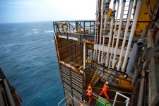 Oil Firms Learn to Move an Ancient Product With New-Age Tech - The New York Times Oil Firms Learn to Move an Ancient Product With... 