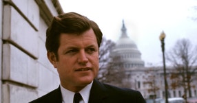 삼성바이오웰JR | Bios 스토리 | Jerry Falwell Jr. - Flipboard Bios