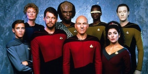 Star Trek: TNG Crossing Over with Aliens In New Series from Dark Horse/IDW