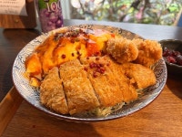 吉列三元黑豚拼吉列廣島蠔（轉蛋包飯） - Moonhalfs photo in Tsuen Wan Hong Kong | OpenRice Hong Kong Photo of Moonhalf... 