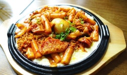 Cheese Toppokki - Goobne Chicken (V Point)s photo in Causeway Bay Hong Kong | OpenRice Hong Kong Photo of Goobne Chicken (V... 