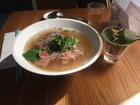 生牛肉湯河粉 - Chualams Phos photo in Central Hong Kong | OpenRice Hong Kong Photo of Chualams Pho (Central) - workhardforever