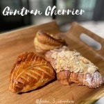 杏仁牛角包Almond Croissant + 蘋果批Apple Turnover - Gontran Cherriers photo in Tsim Sha Tsui Hong Kong | OpenRice Hong Kong... 