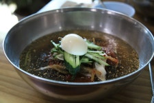 以冷治冷, 화평동 세숫대야 냉면거리 | 두피디아 여행기 두피디아 여행기-以冷治冷,  화평동 세숫대야 냉면거리