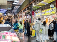 다양한 먹거리가 가득한 제주 동문 재래시장 | 두피디아 여행기 두피디아 여행기-다양한 먹거리가 가득한 제주 동문 재래시장