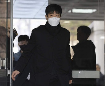 광고 따내는데 왜 감독 만났나…KIA 김종국·장정석 ‘뒷돈 의혹’ 앞과 뒤 | 일요신문 광고 따내는데 왜 감독 만났나…KIA 김종국·장정석...