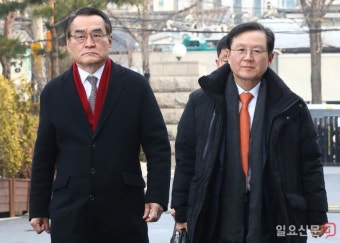 윤석열 대통령의 탄핵심판 첫 변론기일 | 일요신문 윤석열 대통령의 탄핵심판 첫 변론기일