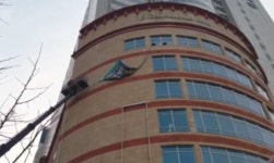 더민주 전현희 후보캠프 선거현수막 불법철거 선관위 고발 | 일요신문 더민주 전현희 후보캠프 선거현수막 불법철거 선관위 고발