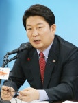 [2월 시도지사 평가] 김관용 경북지사 6개월 연속 1위... 권영진 대구시장 5위로 떨어져 | 일요신문 [2월 시도지사 평가] 김관용 경북지사 6개월... 