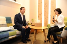 박원순 시장, 시청 본관 ‘힐링센터 쉼표’ 개관식서 현판 제막 | 일요신문 박원순 시장, 시청 본관  ‘힐링센터 쉼표’  개관식서 현판 제막