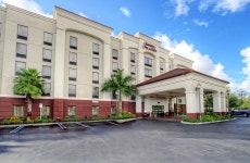 Hampton Inn Fort Myers (미국 에스테로) - Booking.com ★★ Hampton Inn & Suites Fort Myers Estero, 에스테로, 미국