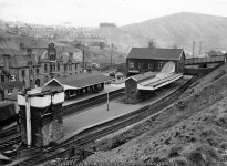 Bargoed Station © Ben Brooksbank cc-by-sa/2.0 :: Geograph Britain and Ireland Bargoed Station &copy; Ben Brooksbank cc-by-sa/2.0