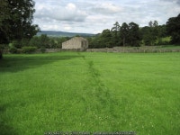 A Faint Footpath near West Burton © Chris Heaton cc-by-sa/2.0... A Faint Footpath near West Burton &copy; Chris Heaton cc-by-sa/2.0