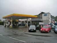 Ewen MacRae West End Garage, Portree © Richard Dorrell :: Geograph Britain and Ireland Ewen MacRae West End Garage, Portree... 