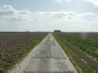 Farm Road, Marsh Farm © David Prestidge :: Geograph Britain and Ireland Farm Road, Marsh Farm &copy; David Prestidge